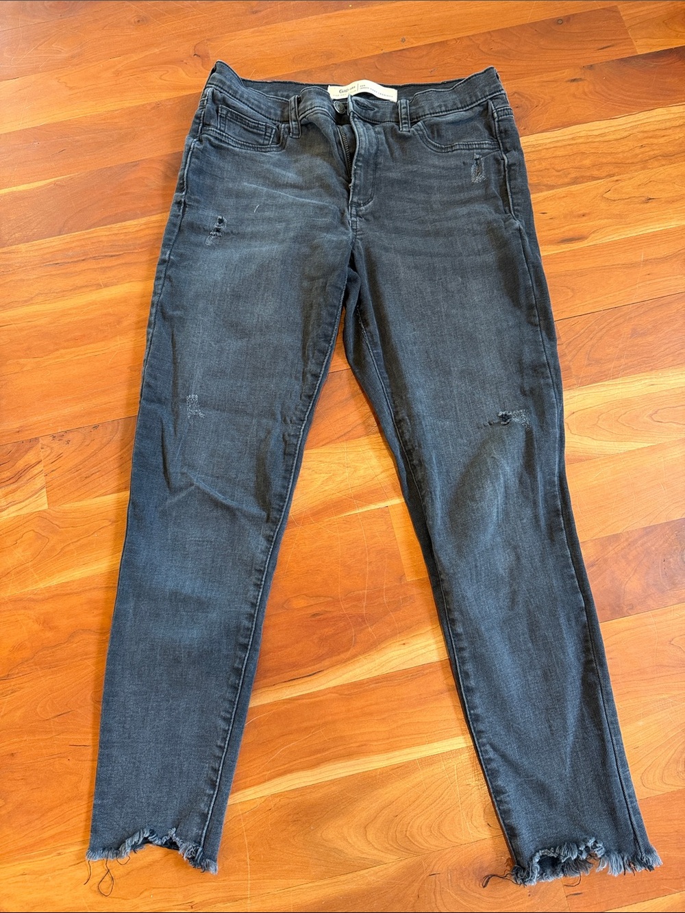 GAP Women’s Skinny Jeans — Charcoal Black Wash
